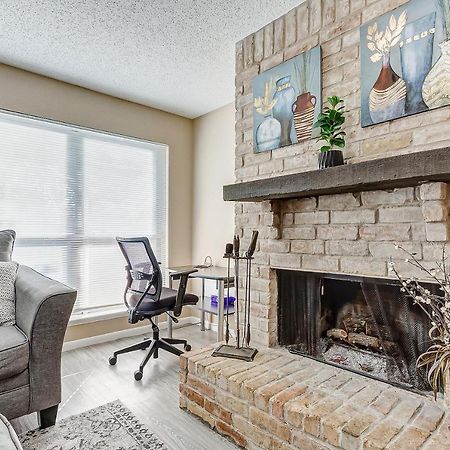 Cheerful 3-Bedroom Home With Indoor Fireplace Хьюстон Экстерьер фото